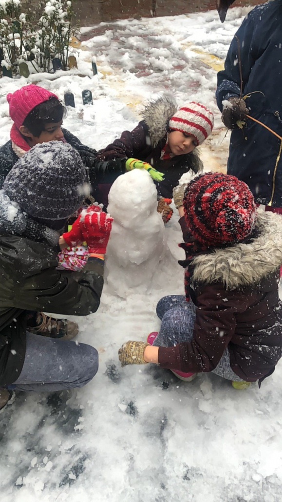 برف بازی کودکانه دختران موسسه نیکوکاری مهرطه