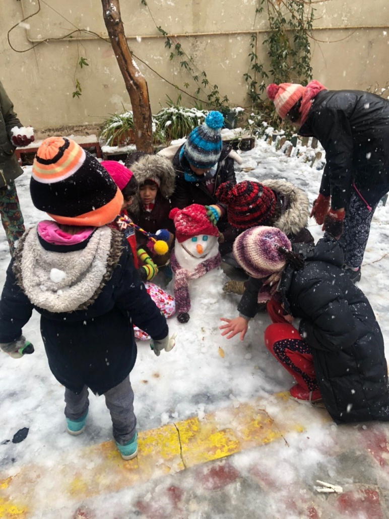 برف بازی کودکان دختران موسسه نیکوکاری مهرطه